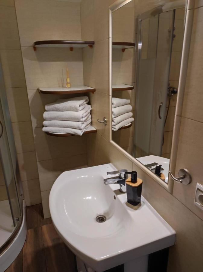 Apartament Przy Fontannie Neptuna Gdańsk Exterior foto